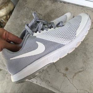 NIKE ATHLETIC WOMENS SHOE ✨✨